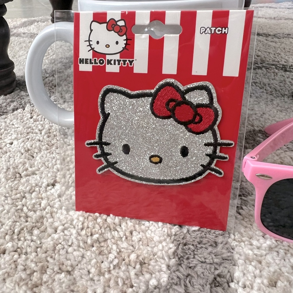 Hello Kitty Holiday Bundle - Picture 4 of 5